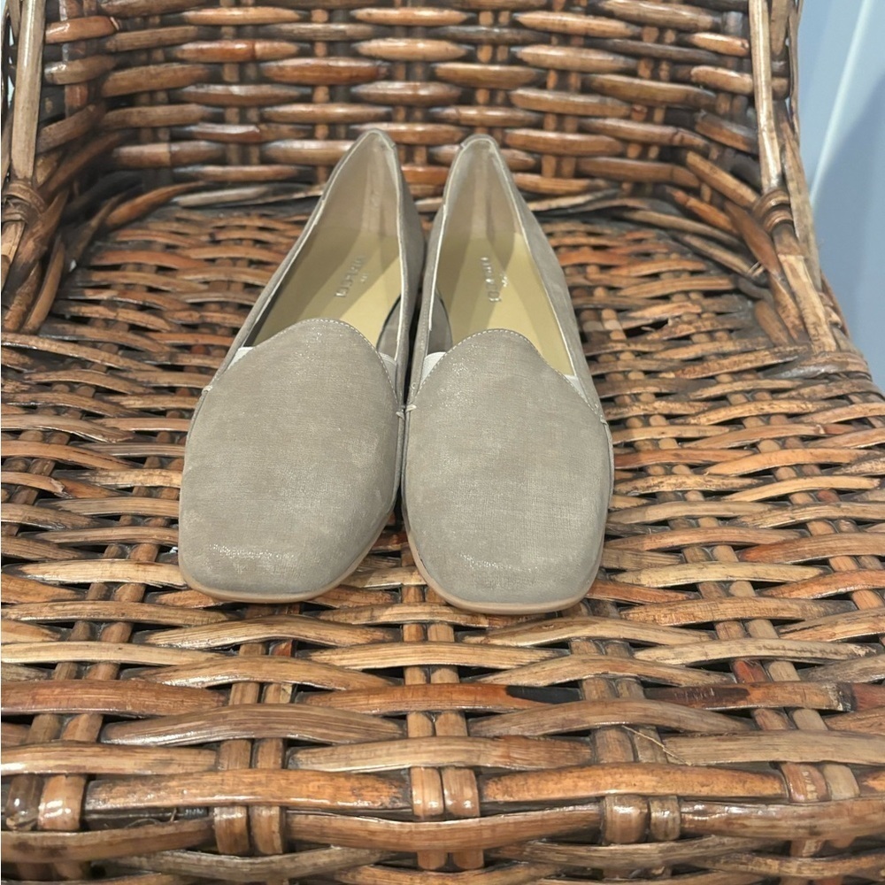 Sesto Meucci Tan Flats Timeless Loafers make in Italy . Size 11 - Picture 6 of 16